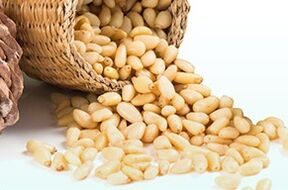 Noix de cèdre pour la puissance